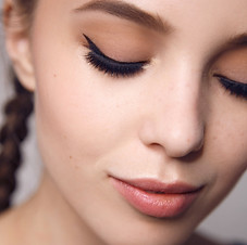 a close up of a woman